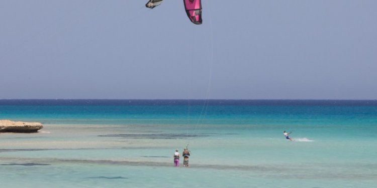 Kitesurfing in Egypt - Travel