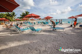 Die Gäste Zugang zum Brummen haben, touristisch Maho seashore (mit anderen Bereich Resorts gemeinsam) an diesem hochenergetischen Resort