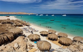 Egypt opens up alcohol-free hotel