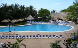 Featuring a lovely setting on Playa Langosta seashore and then to Las Baulas nationwide Park, Barceló Tamarindo seashore features an outdoor pool and spa. Each space provides Pacific Ocean views from its balcony.