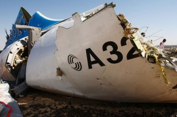 The site where a Russian aircraft crashed in Egypt's Sinai Peninsula near El Arish city. Kogalymavia Airbus A321 came down in central Sinai as it traveled from Sharm el-Sheikh to St Petersburg, killing all 217 passengers and 7 crew members onboard
